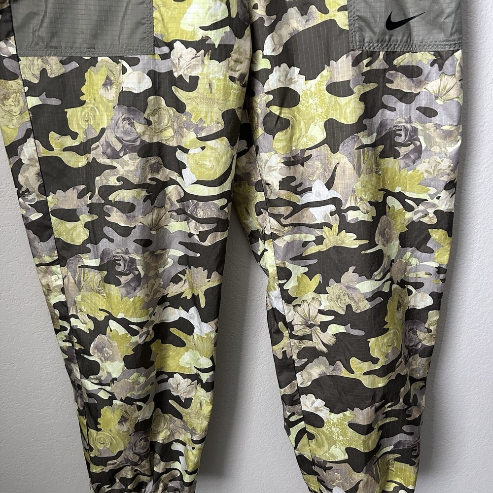 Nike Womens Floral Camo Ripstop Joggers Easy Woven Pants Size L Olive - Picture 4 of 10